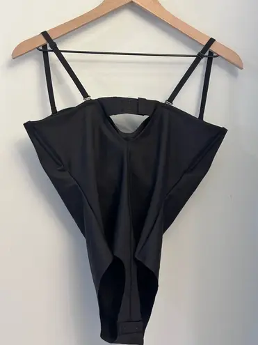 SKIMS NWT Body Molded Underwire Thong Bodysuit black M BD-THG-3286