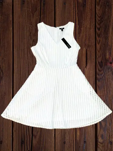 Apt. 9  Women’s Size 8 White Lacey Sleeveless Fit & Flare Dress • Mesh Texture NWT