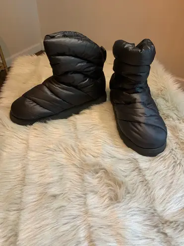 Piumestudio Luna Black Pillow Boot Womens 37/6.5 Ankle Bootie Vegan