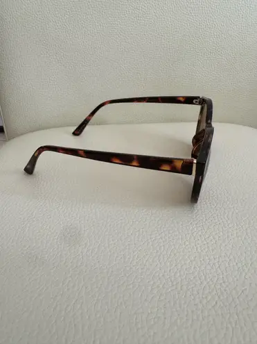 Frye NWOT  and Co Stylish Tortoise Shell Sunglasses for Women. MSRP $70