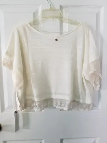 O'Neill  lace embroidered loose oversized cropped top tee shirt 