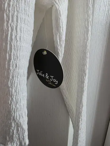 Jolie & Joy White Textured Crop Top NWT Sz M. 5068 Size M