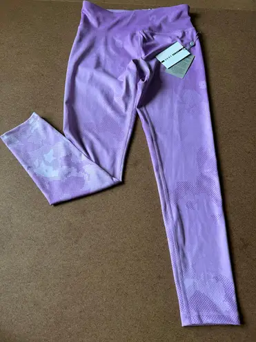 DKNY NWT RARE  Cropped Sport Leggings