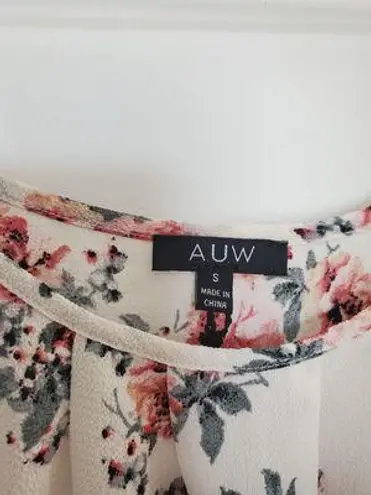AUW A.U.W. Women's Size Small Off The Shoulder White Floral Blouse