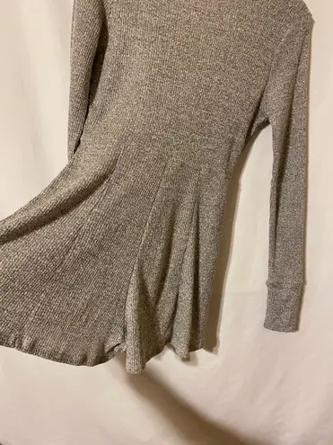 HYFVE Womens Sweater Romper Gray Medium V-neckline Short Snaps Long Sleeves NWT