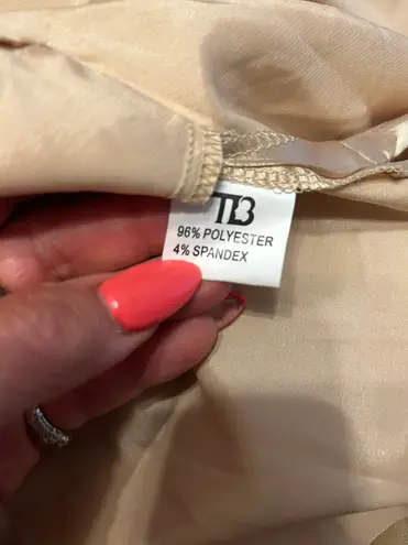 The Bund NWT Gold Satin Robe, L