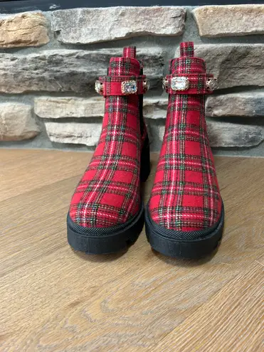 Size 7 chunky heel Chelsea platform boots Red
