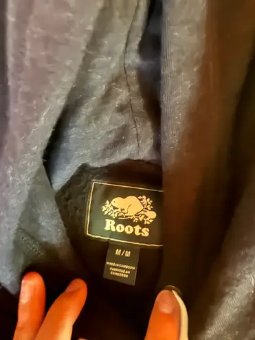 Roots sweatshirt