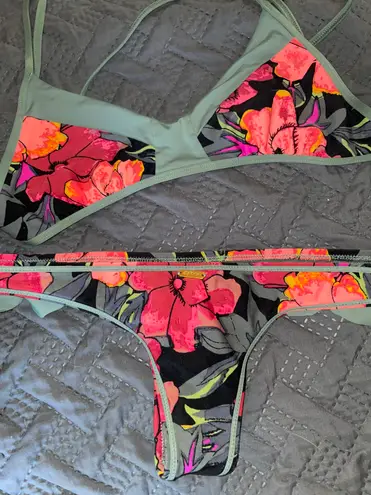 Eidon Bikini Set