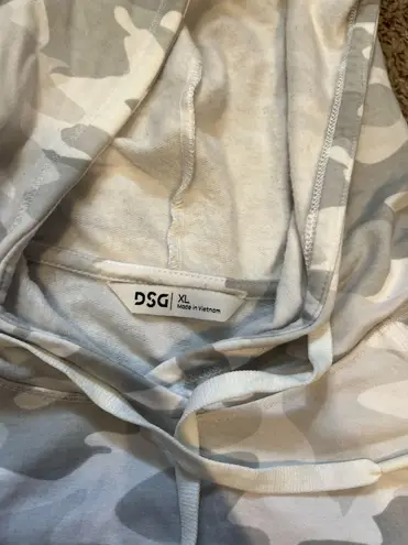 DSG Sweatshirt White Size XL