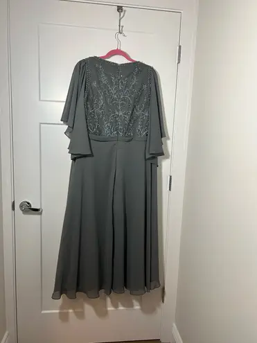 JJ's House Plus size 20W Mother of the bride/groom wedding guest dress