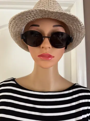 House of Harlow 1960 Retro Black Oval Sunglasses