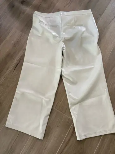 Cream color, size, XL, bow, leather cropped pants White