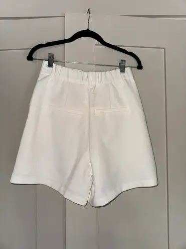 Abercrombie & Fitch High Rise Tailored Shorts