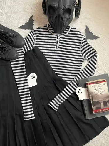 O/U wear by Elzee black and white striped long sleeve gothic sweater Multiple Size M