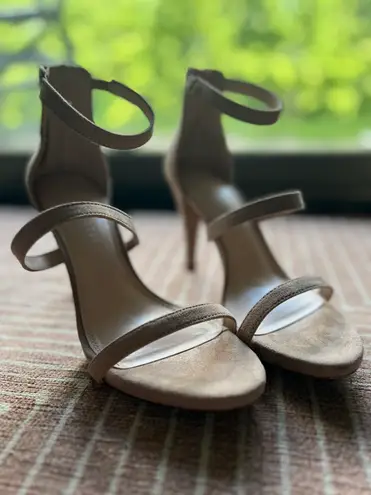 Kelly & Katie Courtnee Beige Heels