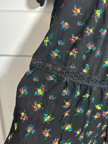 Peach Royal Small floral romper with cutout shoulders