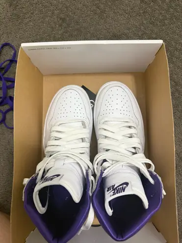 Nike Jordan  1 High OG  - Image 3