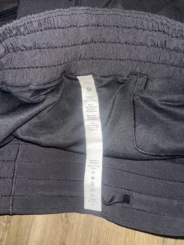 Lululemon  Hotty Hot Shorts Black 2.5" High-Rise - Image 3