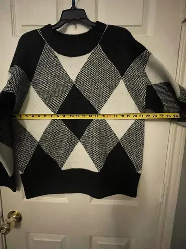 Industry Elegant Black and Gray Argyle Sweater