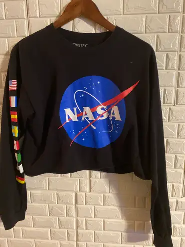 Chemistry women's Crop T Shirt  Size L Length 17 Width 19