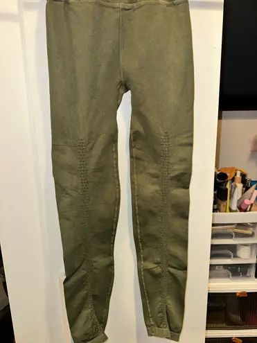 Free People Movement NWOT (SET) GOOD KARMA LEGGING & CROP TOP SET SECRET MOSS$126