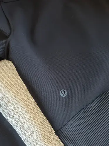 Lululemon Cropped Half-Zip