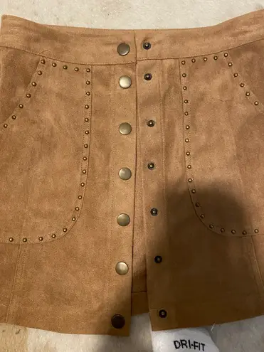 Impeccable Pig (boutique) suede tan skirt with buttons