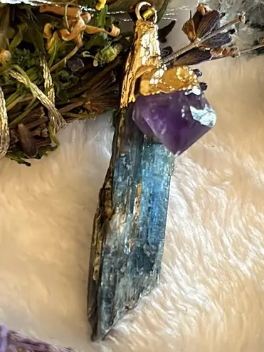 Blue Kyanite & Amethyst Gold Tone Pendant ✨ Purple