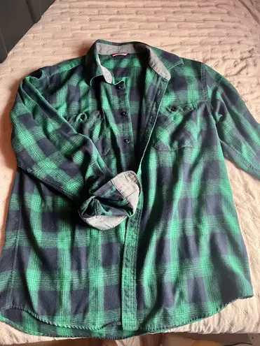 Flannel Button Up Green Size L