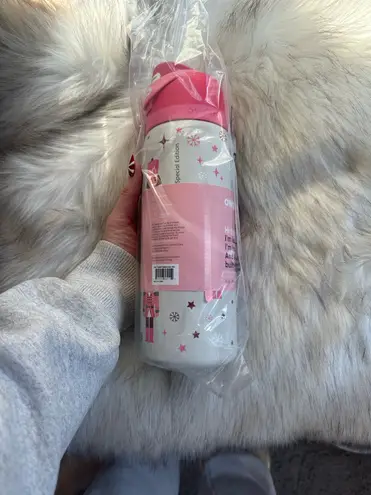 NWT The Tik Tok Viral Holiday Special Edition NUTCRACKER!! fashion Water Bottle ! Get Yours Today! Get Yours Today!