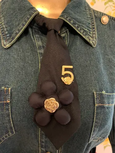 Long Sleeve Denim Embellised Button Up Shirt Size M Gold Size M