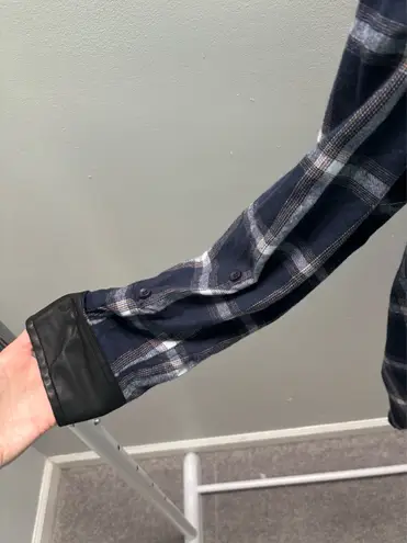 Heartloom Flannel Women’s Shirt Button Down Faux Leather Trim Plaid Blue White