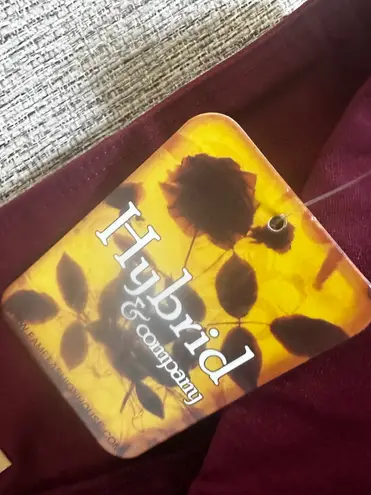 Hybrid & Company Womens Super Stretch Causal Pull On Millennium Twill Bermuda Shorts