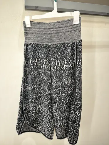 Vivienne Westwood red label grey/white knitted textured cropped flared pants/