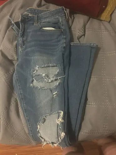 American Eagle Outfitters Distressed Skinny