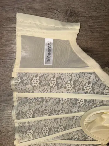 Dominique ivory lace corset new 36C