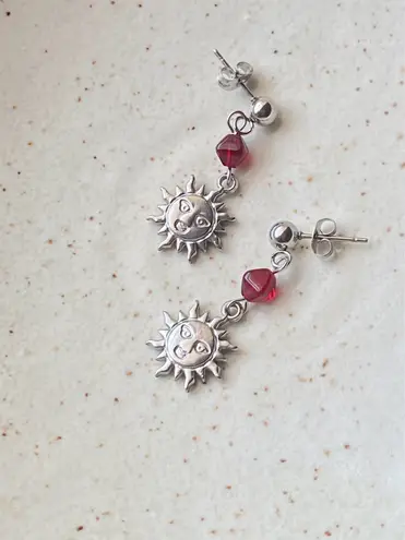 Handmade stainless steel sun face & Czech glass beads boho retro vintage style dangle earrings☀️