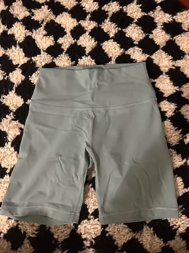 Lululemon Wunder Train High-Rise Short 8”