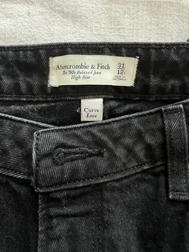 Abercrombie & Fitch Abercrombie Curve Love High Rise Relaxed Jean