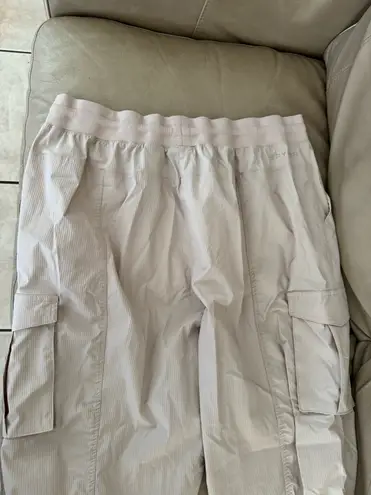 Spyder NWOT Lightweight Nylon Blend Women’s Cargo Joggers. Size XL. MSRP $99