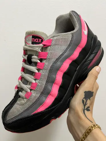 靴 Nike Air Max 95 \"Black Pink\" Nike Air Max 95 'Pink Blast' CU1930-066