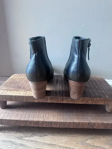 Crown Vintage Women's Ankle Boot SZ 10 Black Leather Sandy Booties