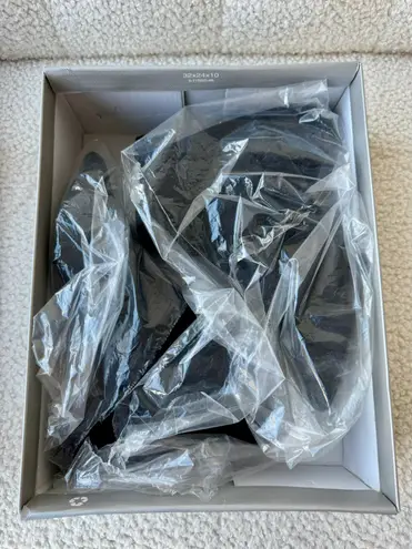 Fergalicious Fergie Black Velvet Pointed Toe Pull On Ankle Booties Size 8