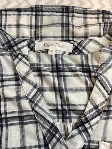 Eden & Olivia Blue And White Plaid Half Sleeve Shirt