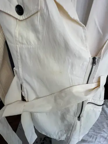 St. John collection cream wrap zip up lightweight jacket 4