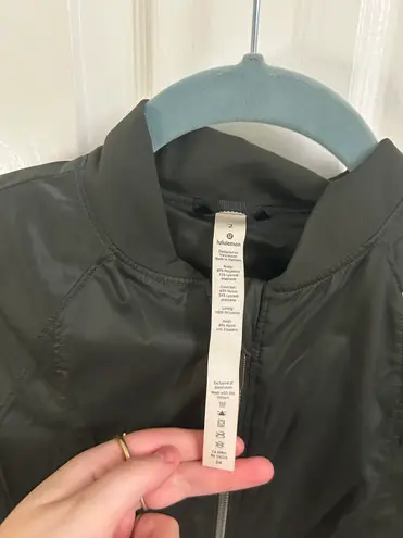 Lululemon Cropped Rain Jacket