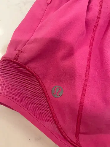 Lululemon Hotty Hot Low-Rise Lined Short 2.5