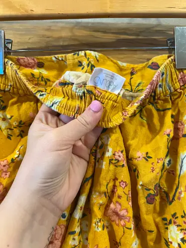 Abound Floral Shorts