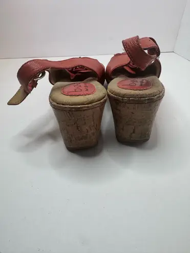 Born concept BOC Pink Peep Toe Floral Wedges Size 8